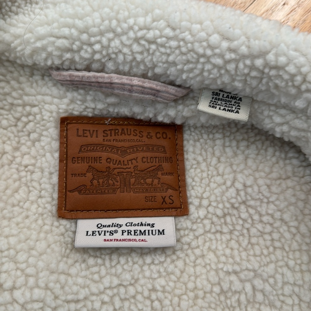 Levi’s Jacket - Picture 5 of 5
